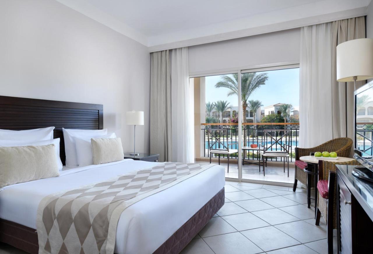 Jaz Mirabel Resort Шарм ел-Шейх Екстериор снимка A room at the Hilton Sharm El Sheikh