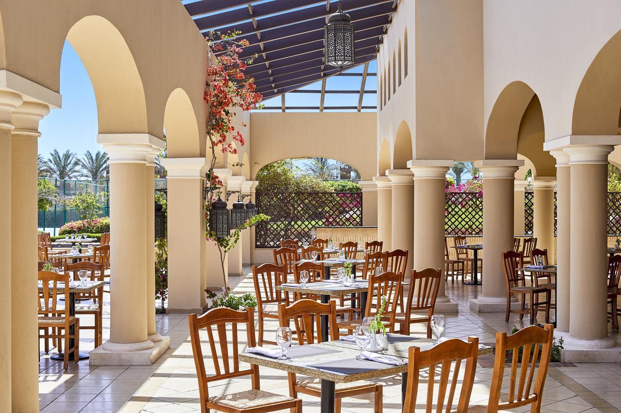 Jaz Mirabel Resort Шарм ел-Шейх Екстериор снимка The restaurant at the hotel