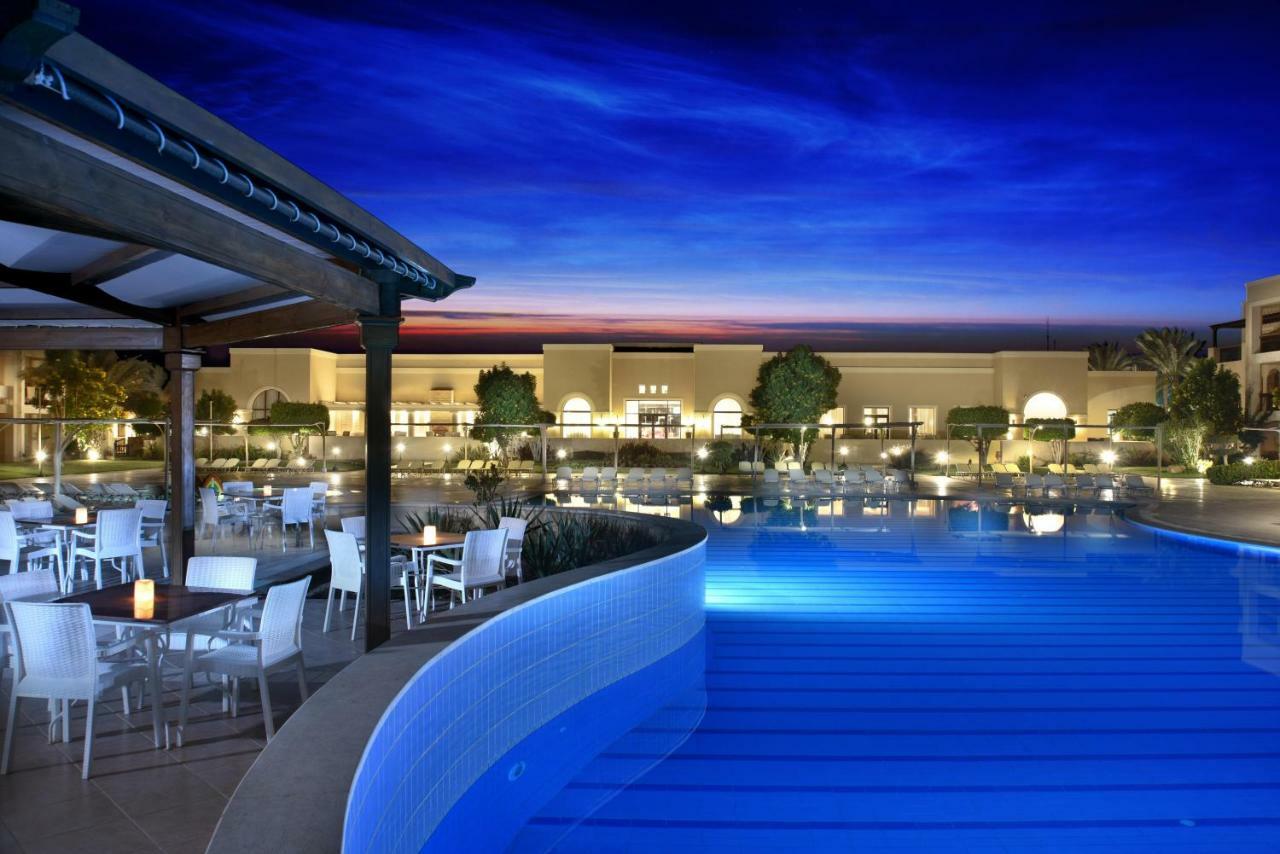 Jaz Mirabel Resort Шарм ел-Шейх Екстериор снимка The pool at the Westin